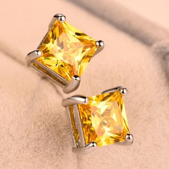 Sterling Silver 5CT Citrine Solitaire Pendant Necklace Matching Stud Earrings - Picture 8 of 8